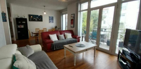 Maison de ville plein centre, 3 étoiles, à 200m de la plage, parking privé, WIFI